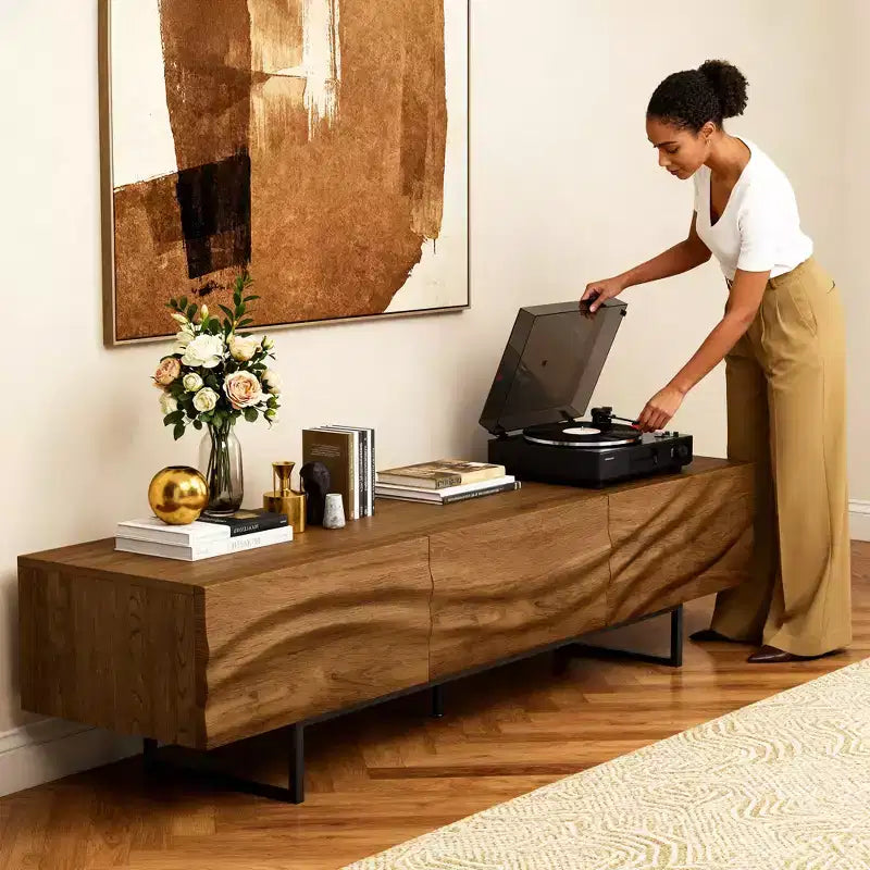 82.83 Inch Modern TV Stand with Solid Wood Drawers and Vents, Media Console for Living Room Gaoyangjiaju